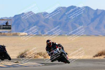 media/Jan-08-2022-SoCal Trackdays (Sat) [[1ec2777125]]/Turn 4 (1145am)/